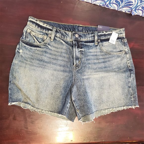 Gap mid Rise Cut Off Raw Hem 100% Cotton Denim Blue Jean Shorts Women's Size 32 - Picture 1 of 7